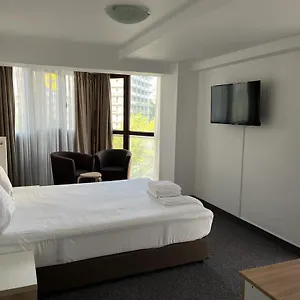 B&B Acomodoro, Bucureşti